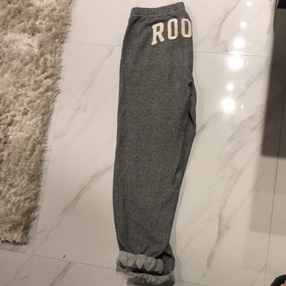 Roots pants women’s medium like new worn twice - Picture 2 of 2